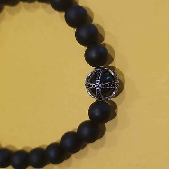 Black Minimalist Bracelet w/ Matte Beads and Distinctive Centerpiece Thomas Sabo - Picture 3 of 7